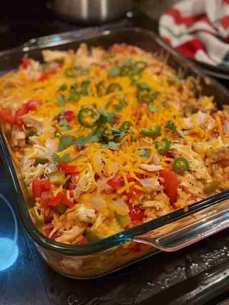 Made this last night and it was really Sooo Good 😋😋 Fajita Chicken Casserole - Ingredients 4 cups...