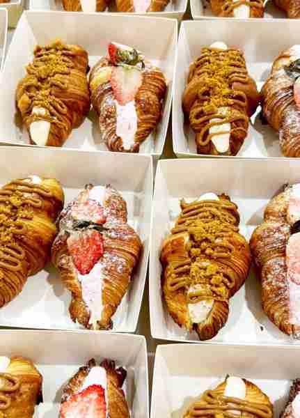 🥐✨ Mini Croissants – Buttery, Flaky & Impossible to Eat Just One These adorable little croissants...