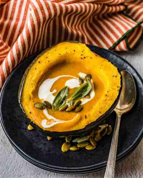 Creamy Fall Soup in Acorn Squash Bowls 🧡 Baked acorn squash bowls are filled with a creamy roasted...