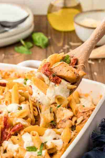😍Spruce up your family dinner with this tasty twist on a viral TikTok favorite - Marry Me Chicken P...