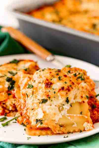🧀This Italian-inspired dish is quick and easy to make - just 20 minutes of prep time! This Ravioli...