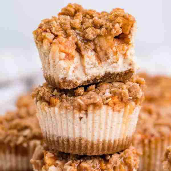 Incredible Mini Apple Crisp Cheesecakes! 🍎 The perfect blend of creamy cheesecake, warm cinnamon ap...