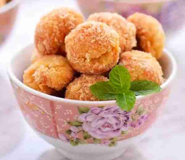 Cookies keju Bahan: - 320 gr terigu - 100 gr salted butter - 220 gr margarin - 1 sdt merica - 60 gr...