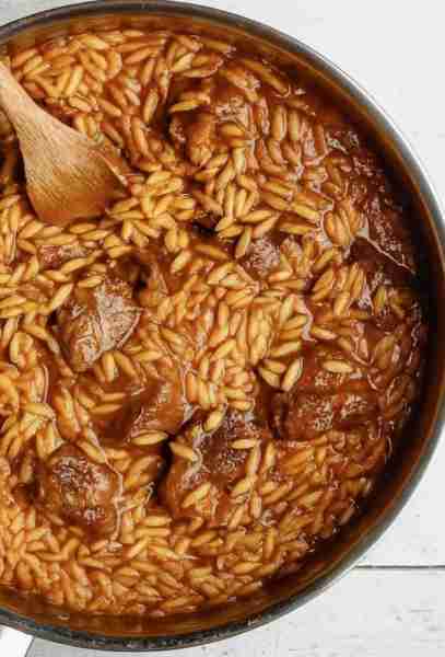 Giouvetsi… the dish that makes the whole house smell like Sunday. 🍲 Tender meat, orzo, tomato, and...