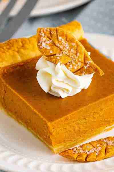 Incredible Pumpkin Slab Pie is Love at first sight! 🎃 Our Delicious Sheet Pan Pie that Easily serve...