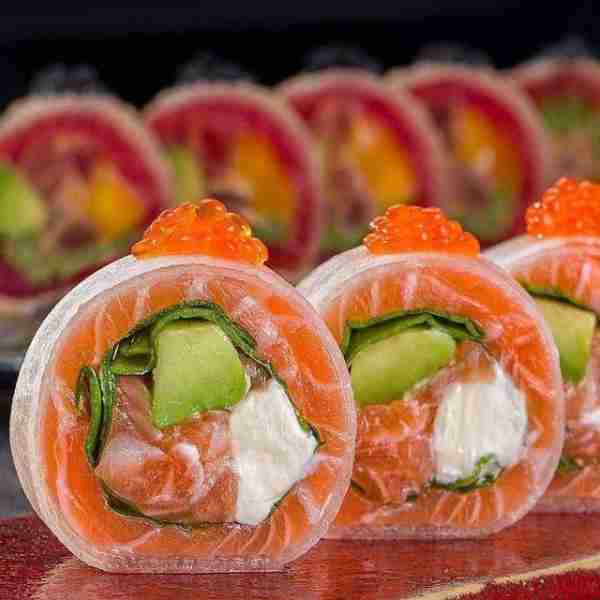 Beautiful Sushi rolls 😋