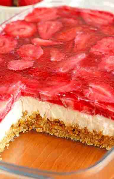 Strawberry Pretzel Dessert Ingredients Crust: 2 cups crushed pretzels 3/4 cup butter, melted 3 table...