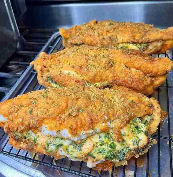 Stuffed Catfish with cheese, spinach and shrimp 😍🔥 (shrimp can be replaced with crab meat 🤤