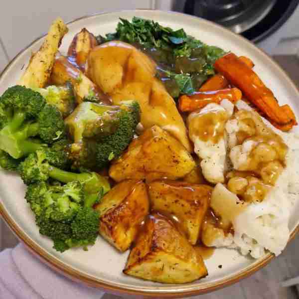 Mid week roast Chicken breast, gravy (3), cauliflower, broccoli, roasties, cabbage, carrots & parsni...