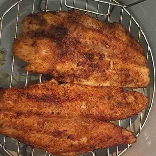 Air Fryer Fish is quick, easy, and nutritious, too! We’ll show you the best tips and tricks 200C/400...
