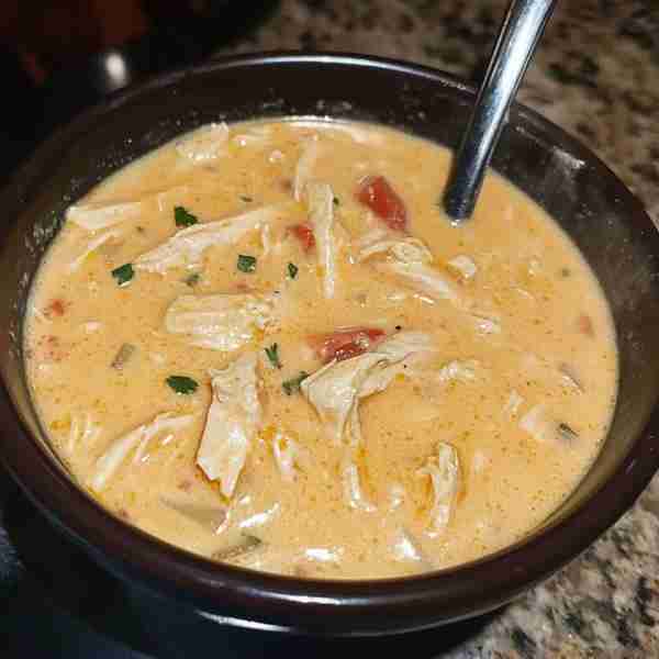 It’s super rainy right now thanks to storm Nicole. This is perfect soup weather. Keto Creamy Buffalo...