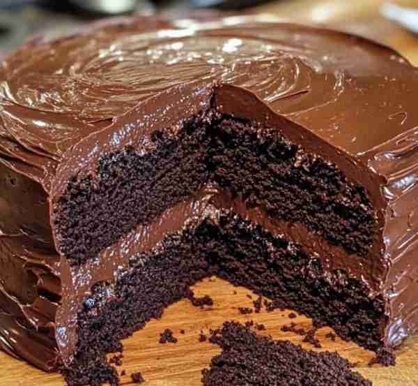 🍫 Old-Fashioned Chocolate Cake A timeless, homemade chocolate cake that brings back warm memories a...