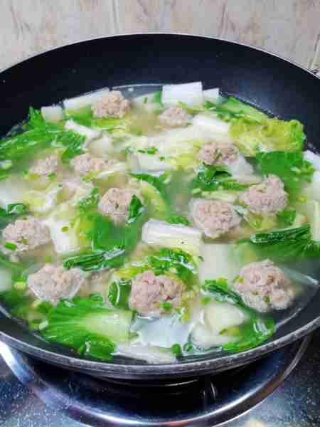 Meatball with Cabbage Soup