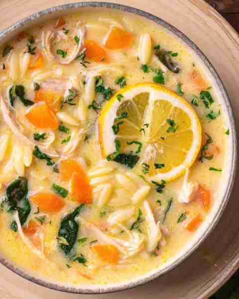 Lemon Chicken Orzo Soup with Spinach and Carrots!🥕🍋🥬