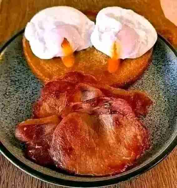 poached eggs are a new amazing way to cook poached eggs without babysitting the stove. They are quic...