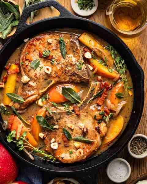 🍎AUTUMN DINNER:🍎Apple Cider Pork Chops with Apples, Bacon, and Dijon White Wine Sauce.🍏Topped wit...