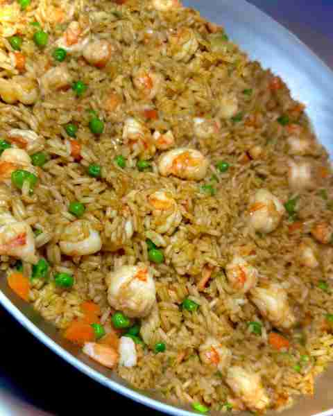 Chopped Shrimp Fried Rice 🔥🔥🔥🔥🔥 Cook 1 cup white rice til fluffy. In a wok or skillet over medi...