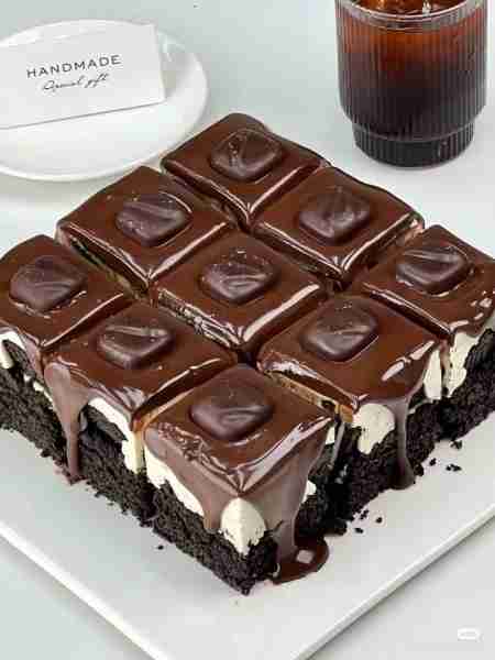 Chocolate Brownie Ice Cream Cake Ingredients For the brownie base: 1 cup (225g) unsalted butter 1 ½...