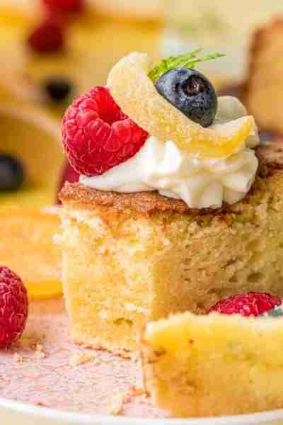 🍋🍰 Who's ready to fall in love with this delicious Lemon Olive Oil Cake? Check out the recipe here...