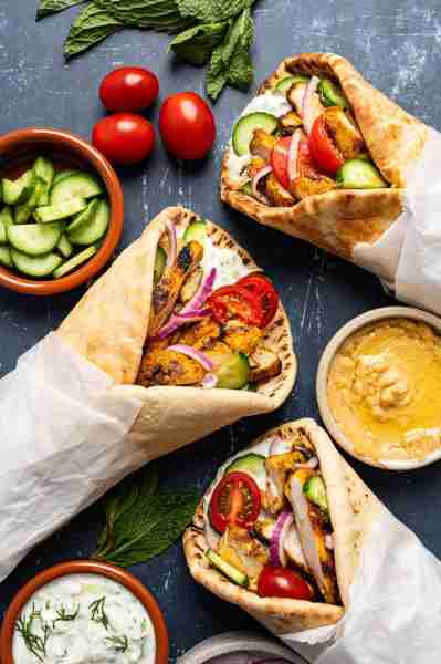 🍅🥒Easy Homemade Shawarma Wraps with Pita Bread, Hummus, Tzatziki Sauce, Tomatoes, Cucumbers.🍅🥒