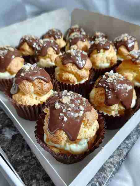 Ingredients For the pastry shells (choux): 1 cup mozzarella cheese, shredded 2 oz cream cheese ¾ cup...