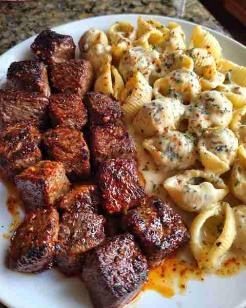 Garlic Butter Steak with Cheesy Shells in Mozzarella Sauce Ingredients: 1 ½ lbs sirloin or ribeye st...