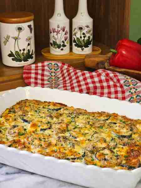 CHICKEN MUSHROOM ZUCCHINI BAKE (LOW CARB) A delicious blend of chicken, mushrooms, zucchini and spri...