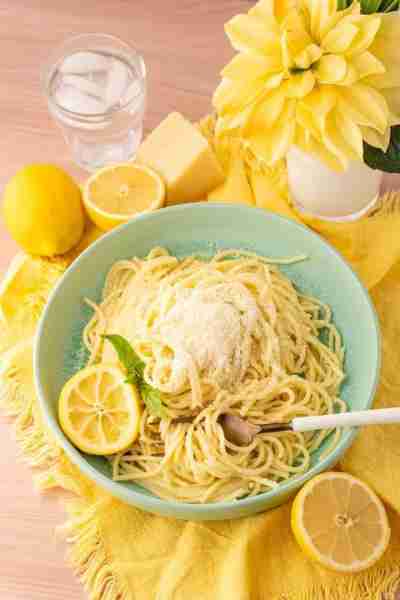🍋✨ Lemon Pasta (Spaghetti al Limone) 🍝 https://www.sugarandsoul.co/tiktok-lemon-pasta-spaghetti-l...
