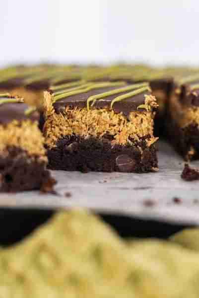 Say hello to this Dubai Chocolate Brownie Recipe for perfect, easy-to-share bars!