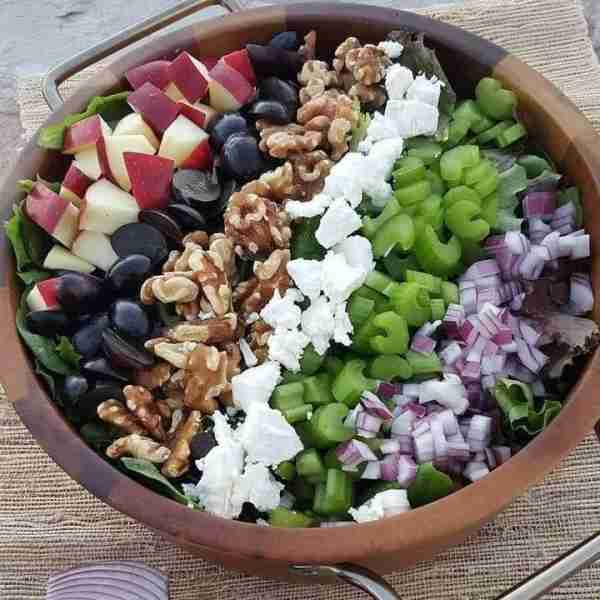 Apple Walnut Harvest Salad 🍎🍂 I like to serve this salad on Autumn evenings for girlfriend gatheri...