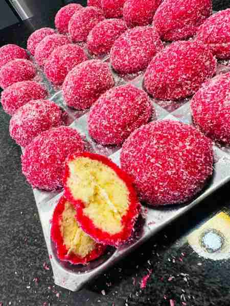 Delicious Lamington recipe Ingredients: 2 and 1/2 cup flour 1/2 tsp salt 1 Tbsp baking powder 1 cup...