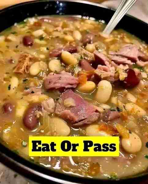 Hearty Navy Bean and Ham Hock Soup Ingredients: 1 large onion, chopped 2 celery stalks, chopped 2 c...