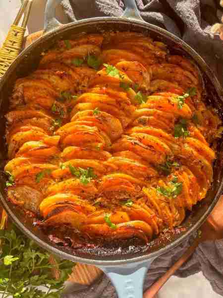 Butternut squash & sweet potato gratin 😍 A stunning and colourful side dish perfect for your dinner...