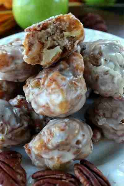 Apple Pecan Fritter Bites! 🍏 A favorite apple Dessert that will remind you of funnel cake! 🍏 RECIP...