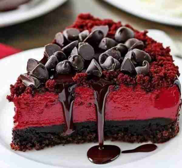❤️🍰 Red Velvet Cheesecake A show-stopping fusion of two beloved desserts — beautifully layered, irr...