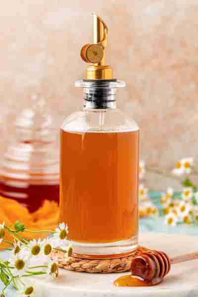 🍯✨ Honey Simple Syrup! In just under 10 minutes and with only two ingredients (water and honey!),...