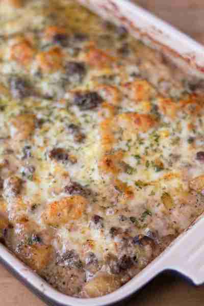 Mushroom and Swiss Burger Casserole Recipe: A Comfort Food Classic INGREDIENTS 1 lb Lean Ground Beef...