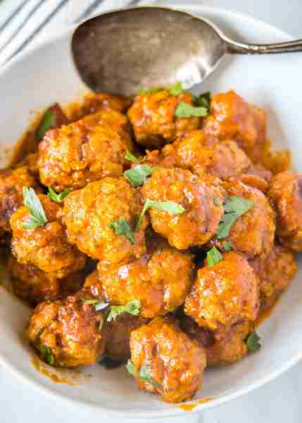 Seriously the most tender and delicious meatballs ever! Recipe https://dinnersdishesanddesserts.com/...