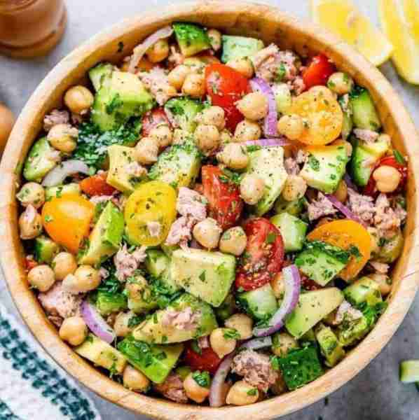 Avocado Chickpea Tuna Salad Enjoy this delicious Avocado Chickpea Tuna Salad for a nutritious, easy...