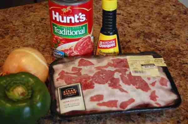 Easy Pepper Steak in the Slow Cooker Ingredients 2 lbs. stew beef 1 can or jar of spaghetti sauce 1...