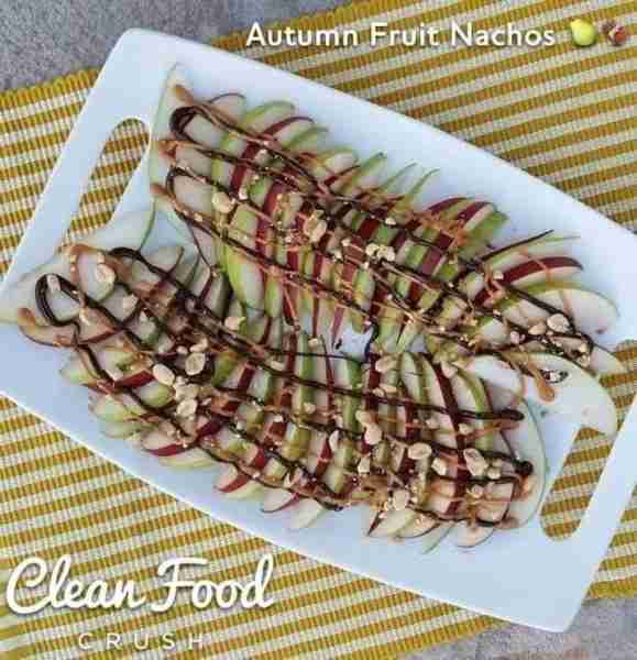 Autumn Fruit Nachos 🍁🍂 Sliced, fresh pears drizzled in warmed peanut butter, melted dark chocolate...