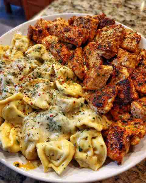 Garlic Butter Mozzarella Chicken with Velvety Tortellini Cheese Sauce Ingredients: 2 lbs chicken bre...