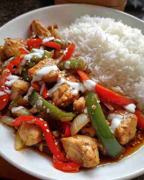 🔥 Saucy Chicken Stir-Fry with Peppers & Steamed Rice 🍗🌶️🍚 Prep time: 15 mins Cook time: 20 mins S...