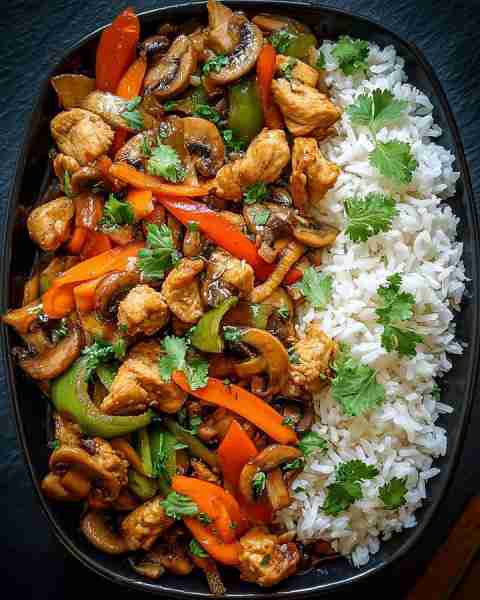 Colorful Chicken Stir-Fry with Veggies & Rice 🍗🥕🌶️🍄🍚 Prep time: 15 mins Cook time: 20 mins Servi...