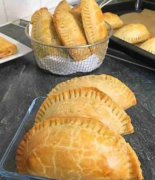 FRIED MEAT PIE INGREDIENTS: · 1 Irish potato · 1 carrot · 250g (8.8oz) minced meat · 1 small onion ·...