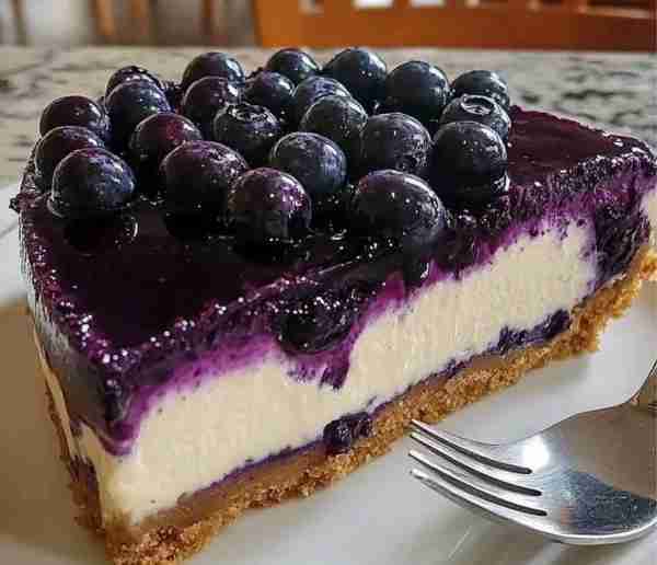 🫐 Fresh Blueberry Cheesecake (Makes one 23 cm / 9-inch cheesecake) 📝 Ingredients 🍪 For the crust:...
