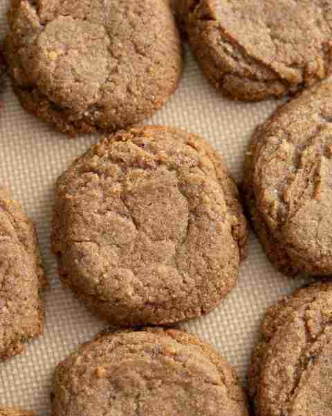 These flourless Almond Butter Cookies are soft and chewy on the inside and crispy around the edges!...