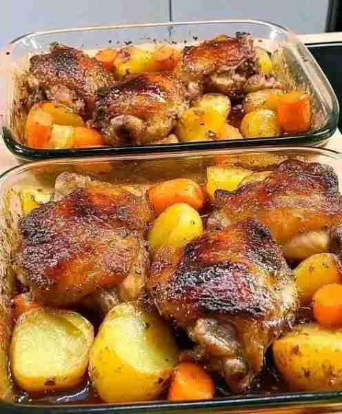 🥘 Savor the flavors with this mouthwatering Chicken Thighs & Potatoes Delight! Perfect for dinner!