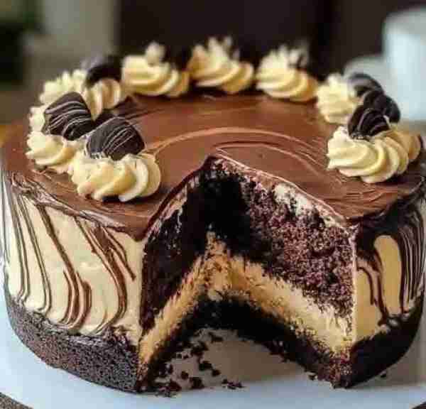 Chocolate Cheesecake Cake Ingredients: 1 1/2 cups all-purpose flour 1 cup sugar 1/2 cup unsweetened...