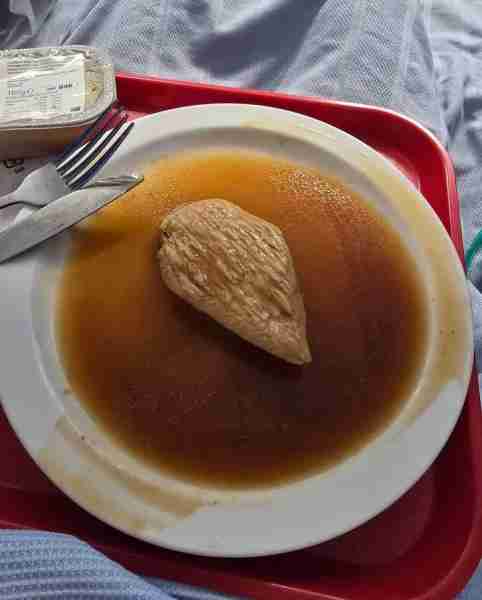 Hospital grub… I was promised chicken pie and roast potatoes this is what I got by Nicky F